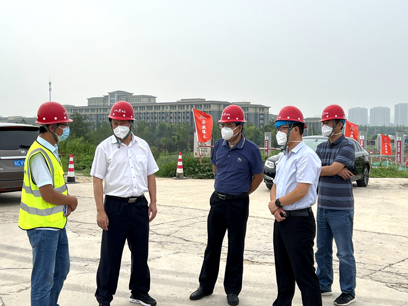 蚌埠市委常委、市委秘書長、懷遠(yuǎn)縣委書記王慶武到G206-03標(biāo)項(xiàng)目調(diào)研指導(dǎo)工作