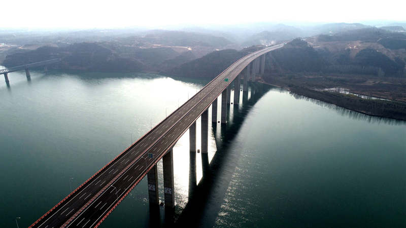 濟(jì)洛西高速黃河特大橋（已通車)